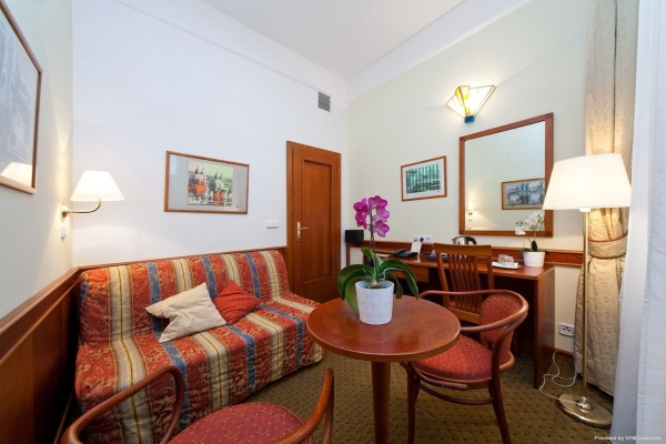 Hotel 16